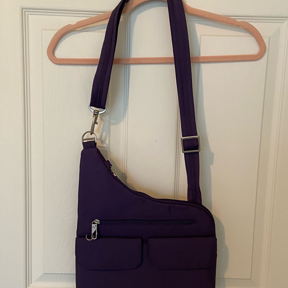 Travelon Anti-Theft Classic Crossbody in Purple